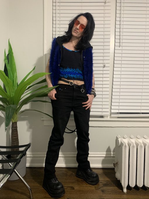 🔪🔞🌃Inky🌃🔞🗡 - 3 pic. @ratpattz Crop Tops are IN AGAIN https://t.co/Hbc8TNuhVh