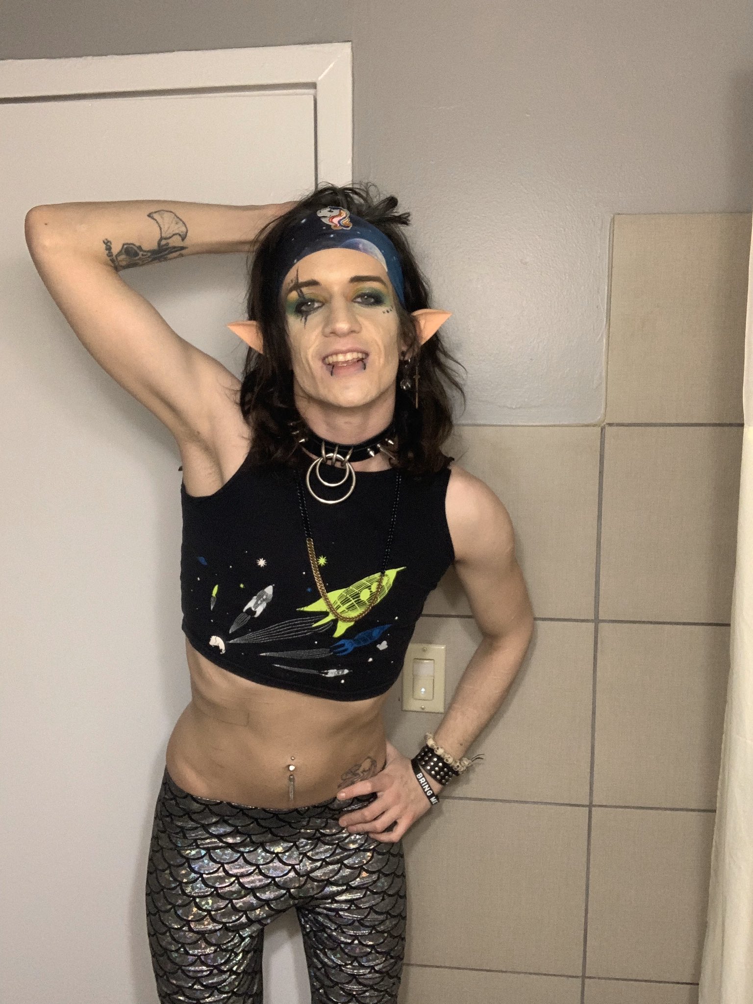 1 pic. @ratpattz Crop Tops are IN AGAIN https://t.co/Hbc8TNuhVh