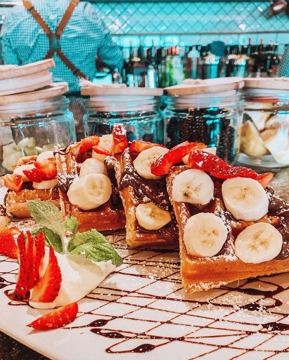 farmerstablesd's tweet photo. Even brunch deserved a little Nutella. 🍫🍌🍓
.
Join us for dine in brunch at our Little Italy, La Mesa, and Bay Park locations. 📍
📸raeatanielu https://t.co/WTnRtuVXs7