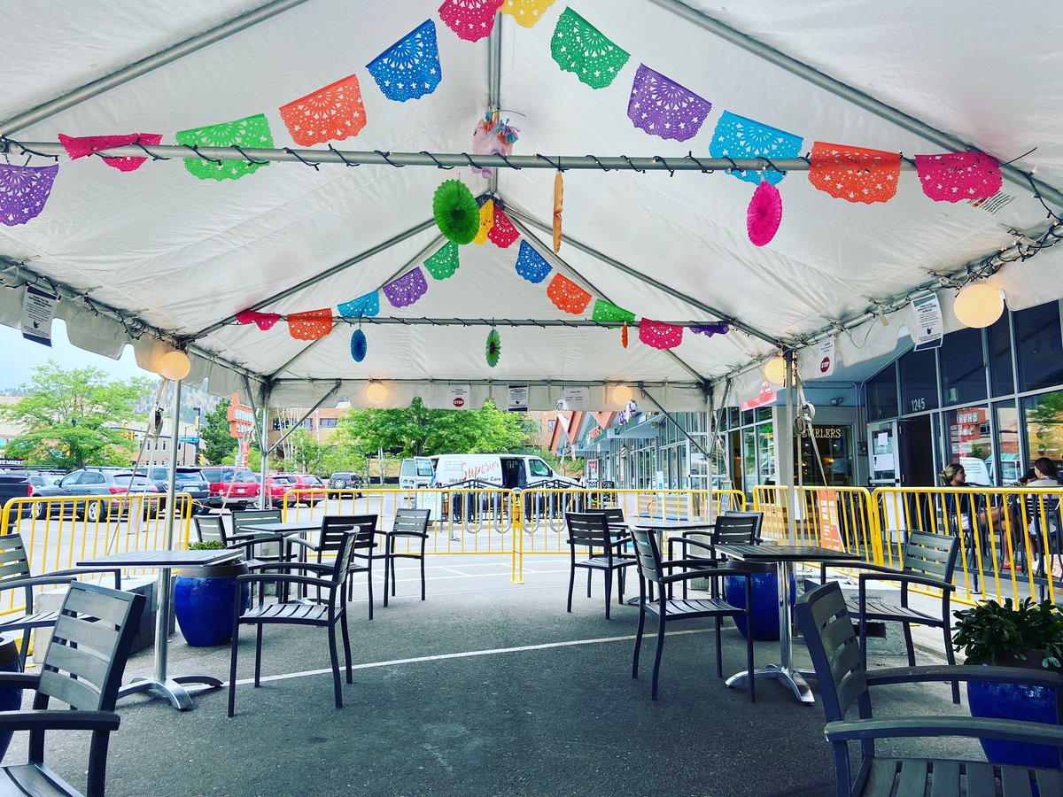 santoboulder's tweet photo. Looking like a NICE weekend. Make it complete with some Margs and yummy eats. We got your outdoor seats, take-out f&b and heat at home grub. Options galore. Open all weekend 7am-9pm 😎☀️ #santoboulder #boulder #bouldercolorado #summer #summertime #margs #tacos #enchis #queso #yum https://t.co/VPuWGv7VfX