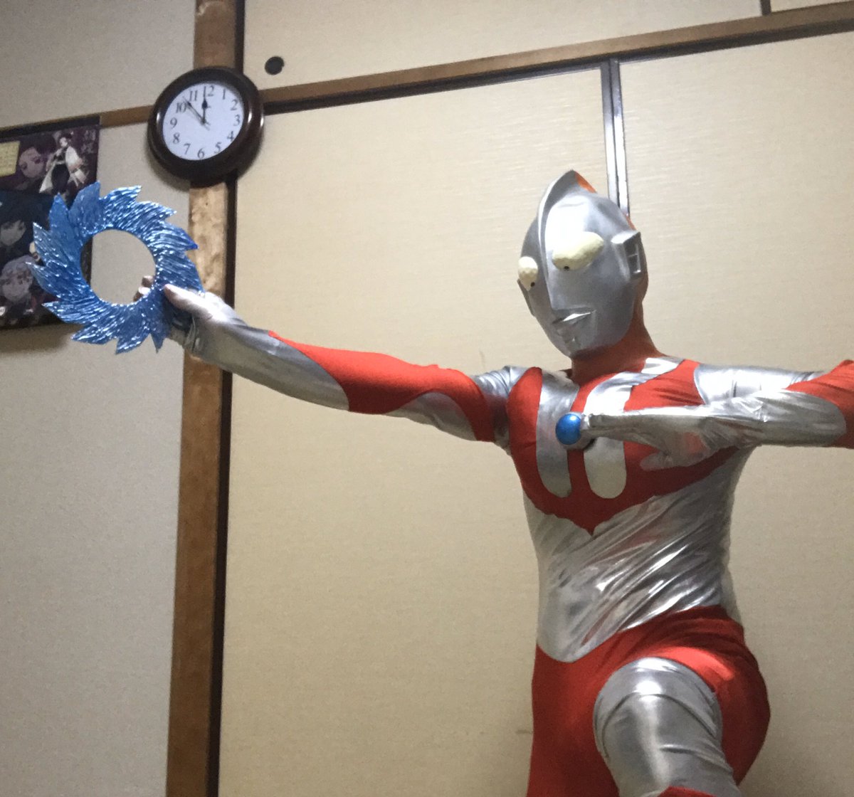 地獄卍固め もしかしなくても スペシウム光線と八つ裂き光輪の両方を自作して初代ウルトラマンのコスやってるのは 世界に自分一人だけ W こんなもの普通作ろうと思わねぇ と 何名かからツッコミいただきました 地獄卍固め もしかしなくても スペシウム光線と八つ裂き光輪の両方を自作して初代ウルトラマンのコスやってるのは 世界に自分一人だけ W こんなもの普通作ろうと思わねぇ と 何名かからツッコミいただきました