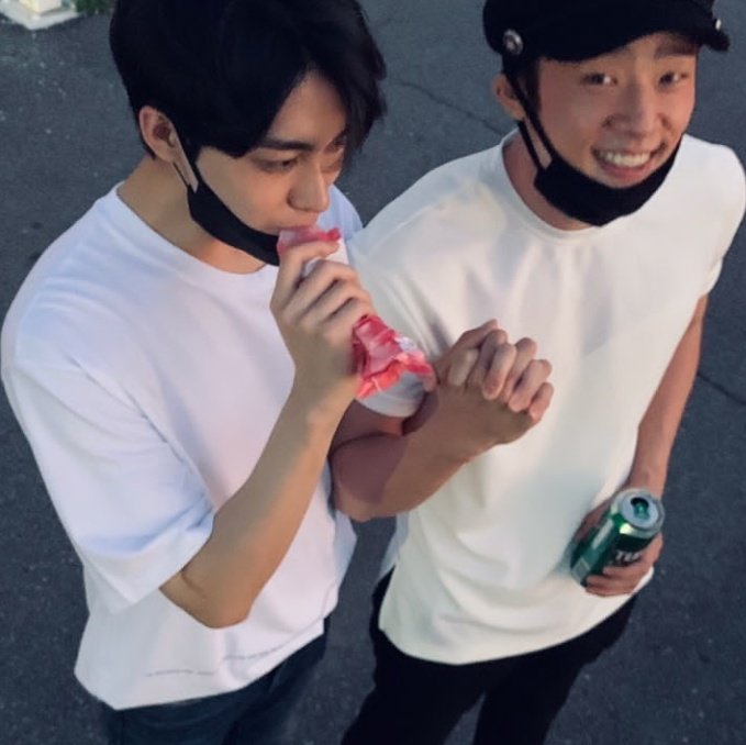 minrkve's tweet photo. I'LL TWEET THIS EVERY DAY EUICHAN BOYFRIENDS #EUICHAN #ONLYEUICHAN #EUICHANBOYFRIENDS #WHEREYOUREYESLINGER https://t.co/uN4ZVOMmTo