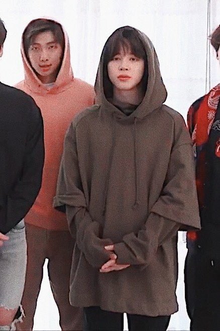 jimin: wE hAvE dIffErEnt cLotHes; a thread