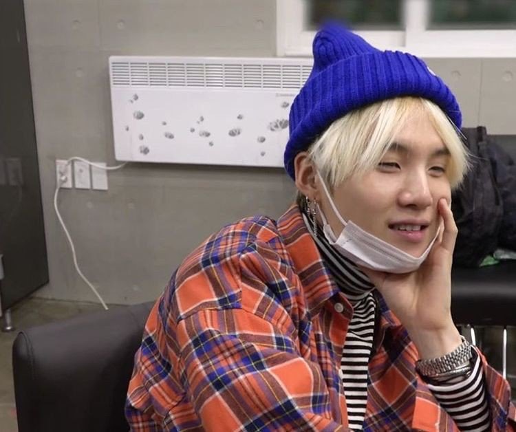 jimin: wE hAvE dIffErEnt cLotHes; a thread