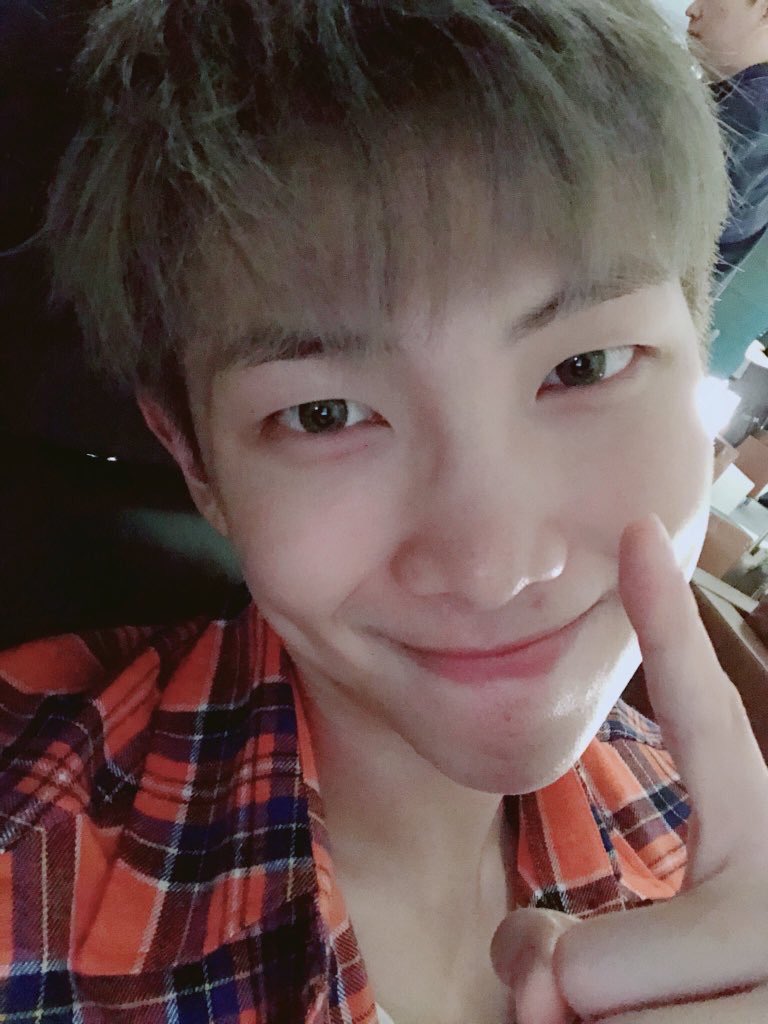 jimin: wE hAvE dIffErEnt cLotHes; a thread