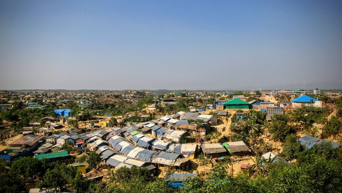 (1/6)  79.5m people were forcibly displace. Since the latest influx in 2017,  has been generously hosting almost 1m  #refugees.  has been supporting  by providing lifesaving & life sustaining assistance to  #Rohingya & the host communities, & seeking solutions through UNSC.
