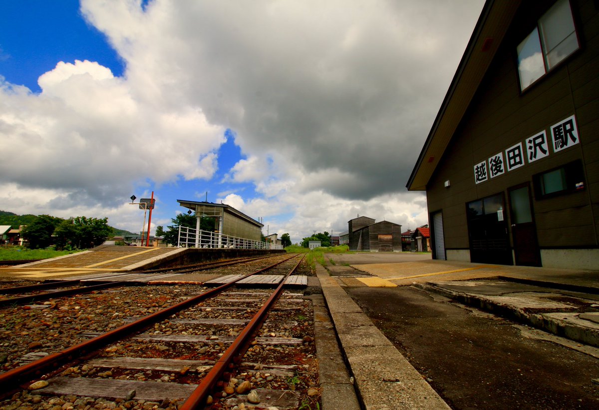 Uzivatel 永和 常陸那珂2 6 7 Na Twitteru 越後田沢駅 ホームからの田んぼの景色が田舎を感じてとても素敵なところ もっと晴れてたら良かったんだけど いつもの三角駅舎かなと思ったらひと回り大きな駅舎でした 側線があり駅全体が広々としています 年6月永和の