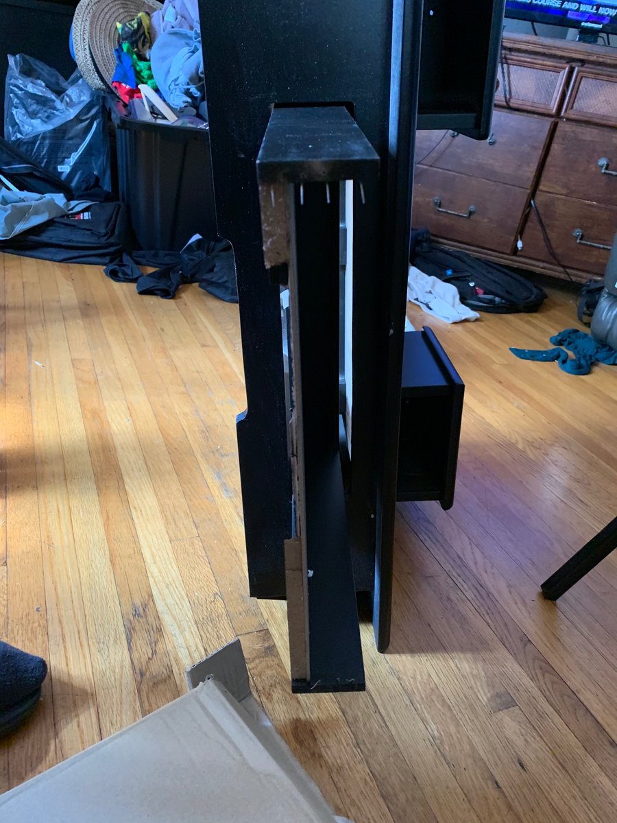 ToniiBrady's tweet photo. @AshleyHomeStore I sent a private message in fact, I sent several private messages &amp; all but one has gone unanswered. I have a quarter of a bed that I’ve been charged for &amp; can’t use with no update on when/if the rest of the bed is coming. I received a broken vanity &amp; am waiting for a refund. https://t.co/ZTb16Bdbgs