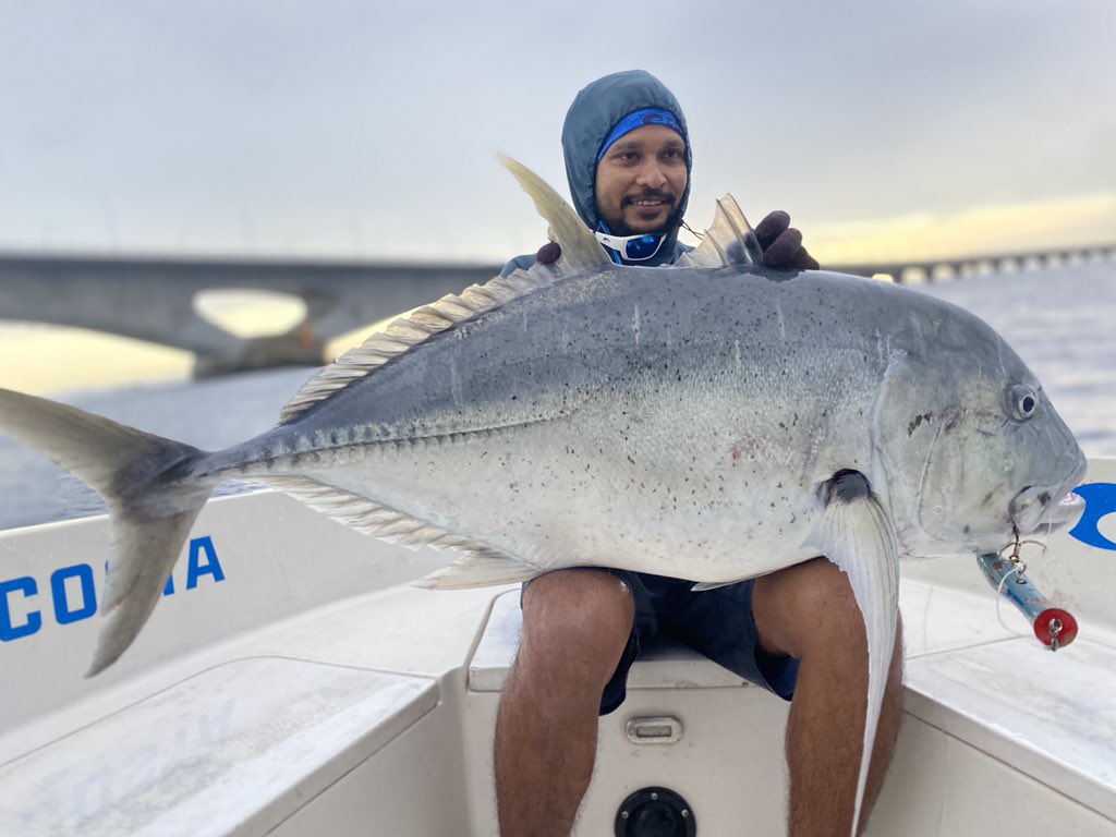almasveriya's tweet photo. How’s the weekend? For me it’s gigantic 🤙🏾👊🏾
@CostaSunglasses 
@FlyZoneFishing 
@yaxynn 
@MvFishingGuy 
@alialhaan https://t.co/6M694zsibx