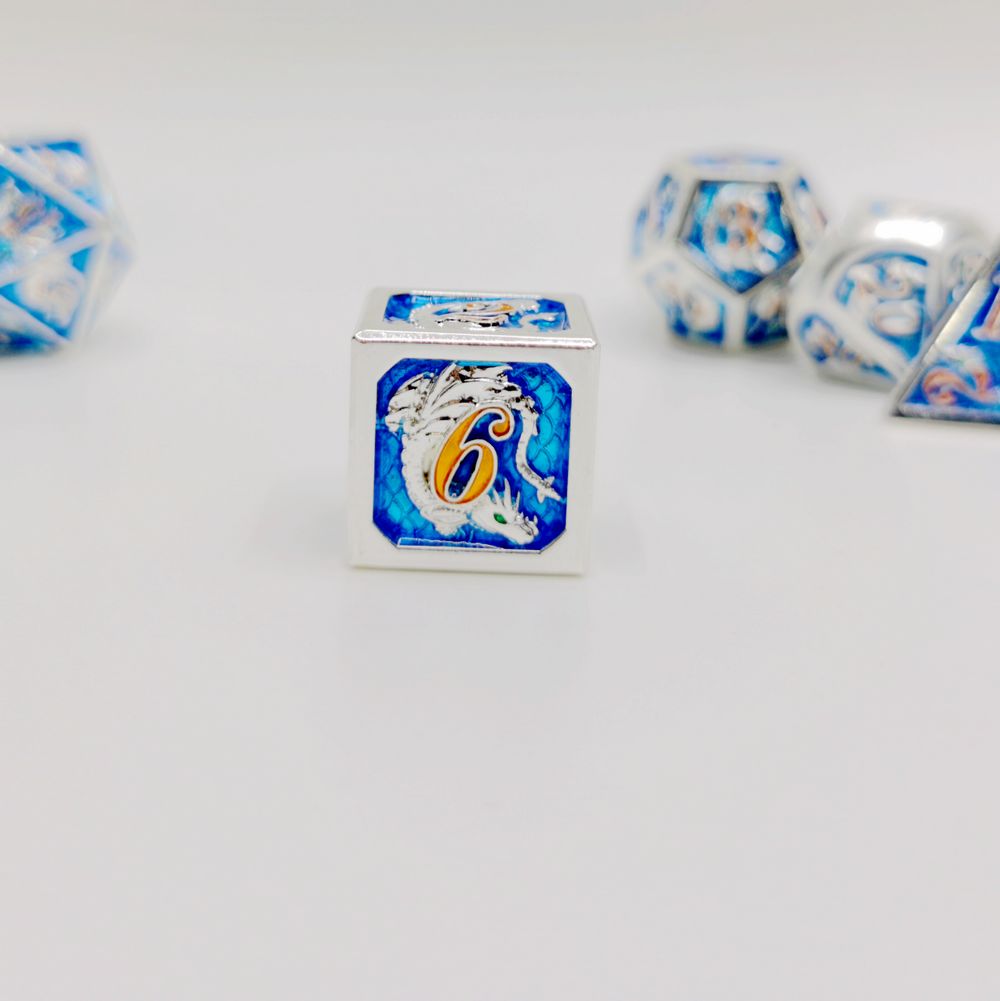 Ice and fire dragon in the war, do you like the color mixed? Just added in the store, find it here:
hymgho.com/collections/so…