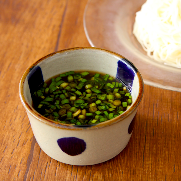 ラク速レシピのゆかり 料理家 Toroaクリエイティブディレクター ゆで卵は半熟がおすすめです お湯1lにお酢大さじ1入れて7分茹でて冷水に入れ ザルの中でシャカシャカすると皮がつるんとむけやすいと思います T Co 4s4nrsbcp4 Twitter
