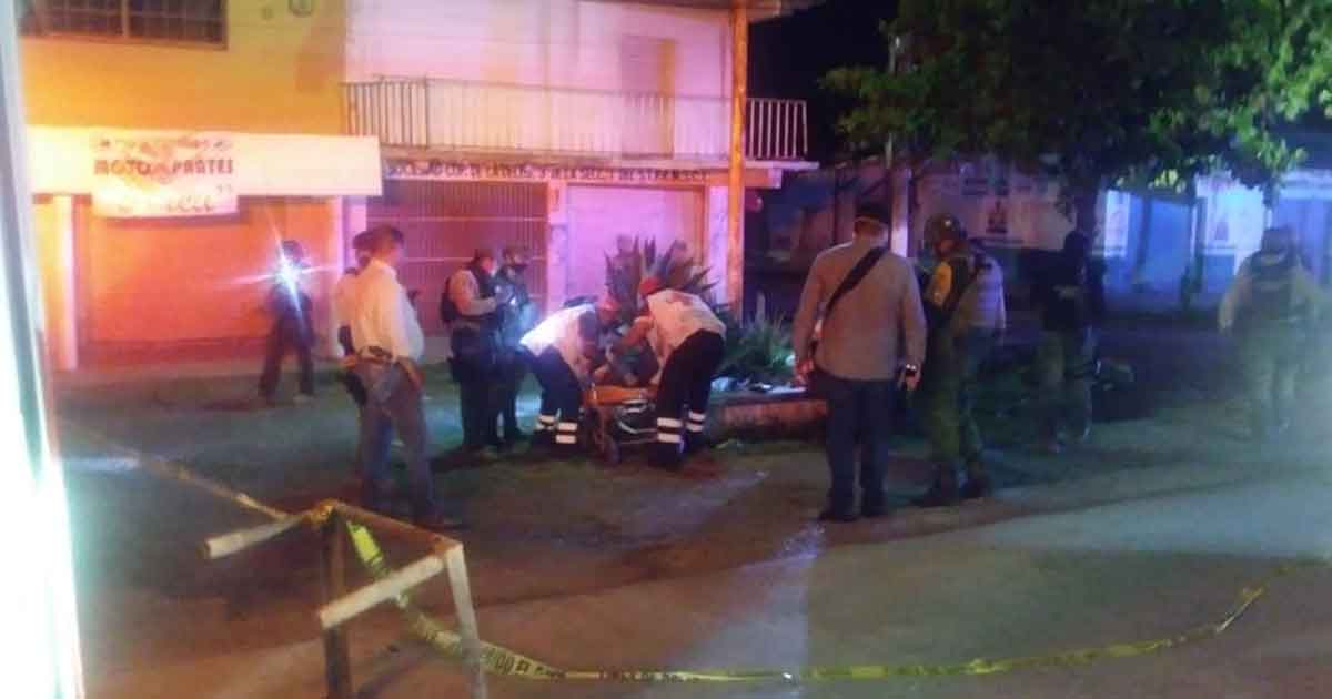 laopinionpr's tweet photo. 🚨Al menos cinco personas lesionadas al recibir impacto de bala, entre ellas dos mujeres, fue el saldo que arrojó este atentado en el poblado #CacalilaoDos, en #Pánuco. #LaOpiniónDePozaRica🚨

Entérate más aquí 👇🚨👇
https://t.co/mPO3fQIchE https://t.co/lUhk4Z85oA