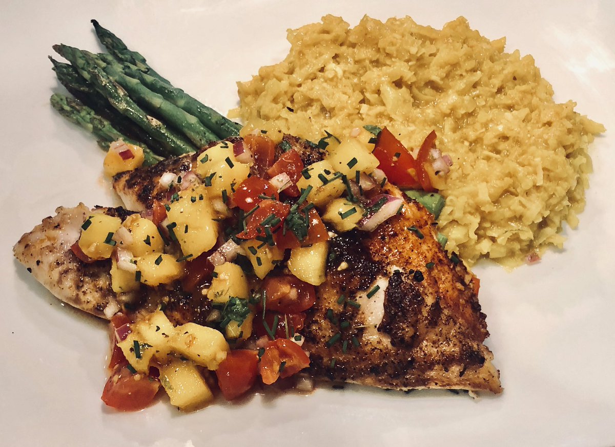 ChefBarryLofton's tweet image. Cast Iron seared red snapper, mango salsa, asparagus, and risotto style cauliflower with saffron and coconut.
