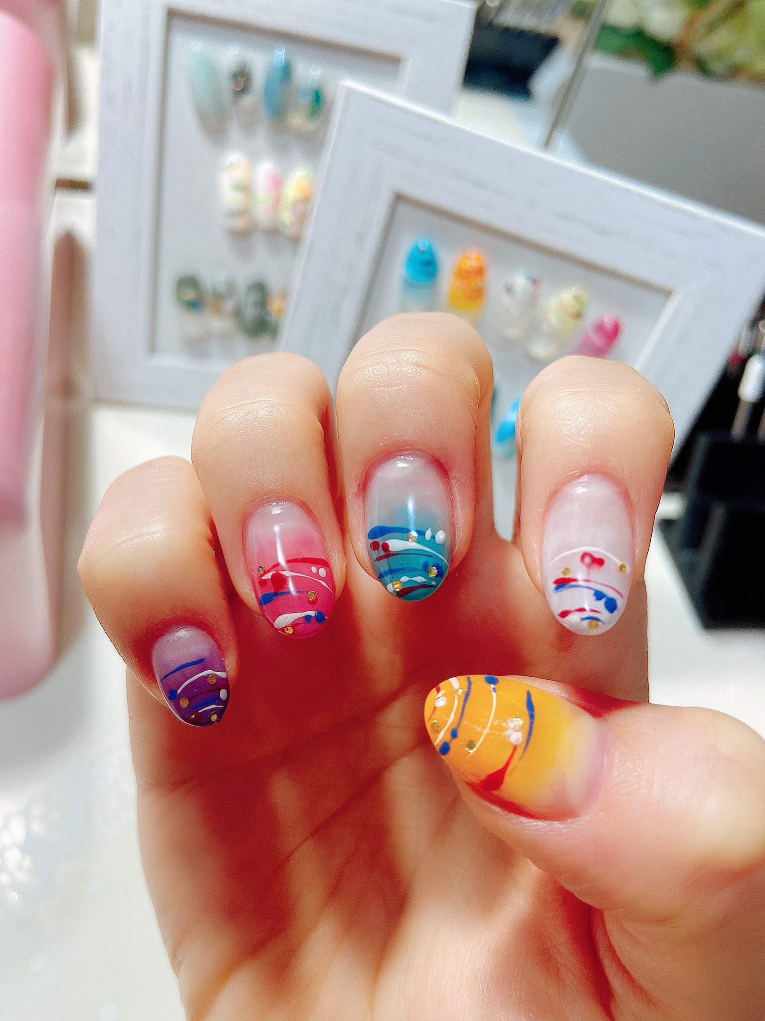 Ami 今日は夏日和だー とゆうことで 今年は叶わなそうだけど 気分は夏祭り 縁日のヨーヨー 水風船ネイルアートで指先ウキウキー はぴはぴー 皆さん ヨーヨーて言う 水風船 あみたーゆネイルサロン ネイル Nail ダンサーネイリストami 夏 Ami 今日は夏日和だー とゆうことで 今年は叶わなそうだけど 気分は夏祭り 縁日のヨーヨー 水風船ネイルアートで指先ウキウキー はぴはぴー 皆さん ヨーヨーて言う 水風船 あみたーゆネイルサロン ネイル Nail ダンサーネイリストami 夏