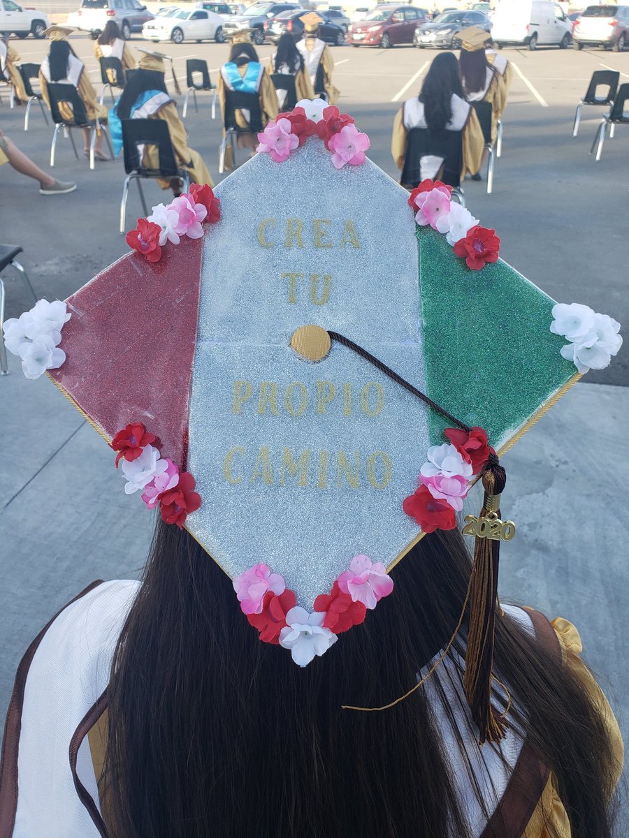 cynsationalcynd's tweet photo. AHS Class of 2020 GraduationπΎππΎ So proud of my Panthers ππ€ It was a beautiful ceremony for my deserving Panthersπππ Thank you to all that helped to make it a Clawsome and Golden nightπ€πΎ #ahspanthers #ahsclassof2020 #IamEPISD https://t.co/S33AoA9GVY