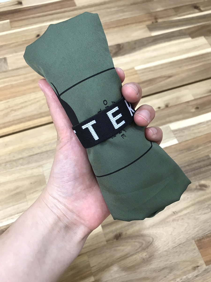 conanst_airport's tweet photo. 🆕新商品情報🆕
コナン探偵社オリジナル新商品
・MOTTERUマルシェバッグ　￥1,400（税抜）
■color：カーキ
■size：＜本体＞約510×350×Φ200mm　＜持ち手＞約55×360mm
ゴムで折りたたみラクラク♪デイリー・マルシェともに丈夫でシワが付きにくい生地を採用！マルシェは肩���けできちゃう大サイズです☆ https://t.co/UgcMo6gzeK