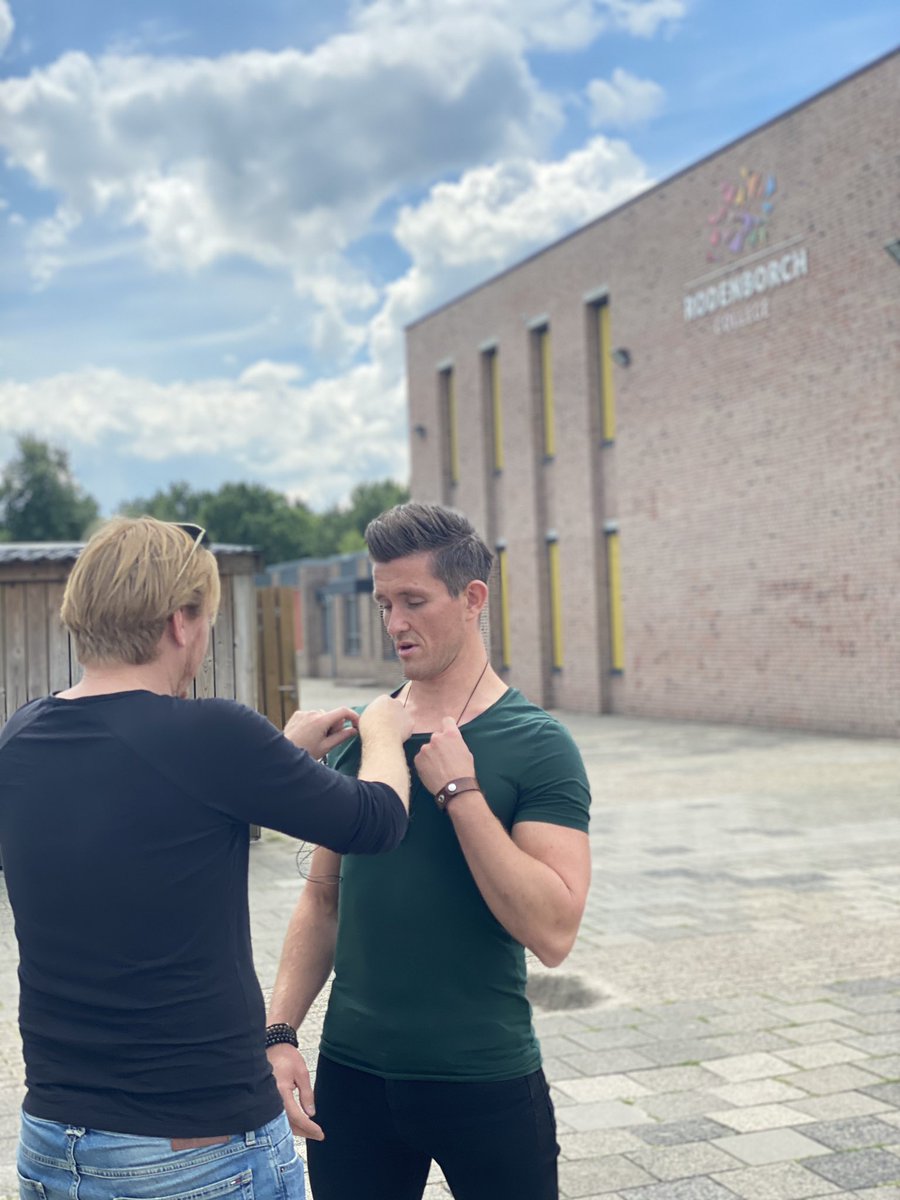 Opname filmpje #unit5 door RedPandaProductions. Leeromgevingen van <a href="/c_aandelanen/">Campus aan De Lanen</a> <a href="/witteringnl/">Wittering.nl</a> en <a href="/rodenborch/">Rodenborch-College</a> in beeld gebracht. #zinin! @janh_hoe <a href="/signumonderwijs/">Signum Onderwijs</a> <a href="/Innovatiesignum/">Innovatieteam_Signum</a>