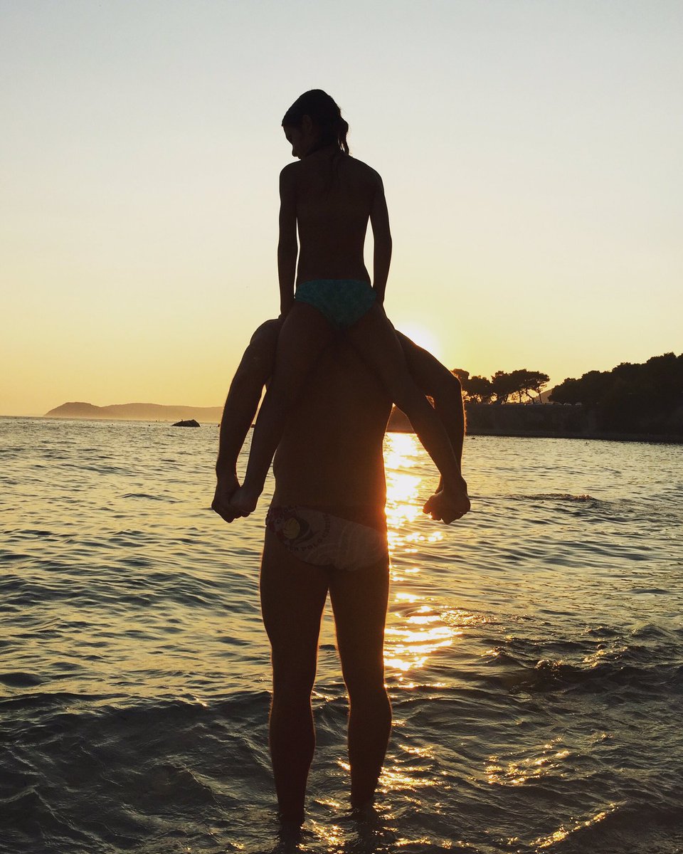BestofCroatiaus's tweet photo. It's official, finally the first day of summer! Wishing you all a safe and healthy summer. Now it's time for the beach 🌊 #croatia #croatiafulloflife #croatiaweek #beachlife #travel #europe #vacation #fatherdaughter #adriaticsea #safetyfirst #goodhealth #mentalhealth #takeamoment https://t.co/MwOiXWBIte