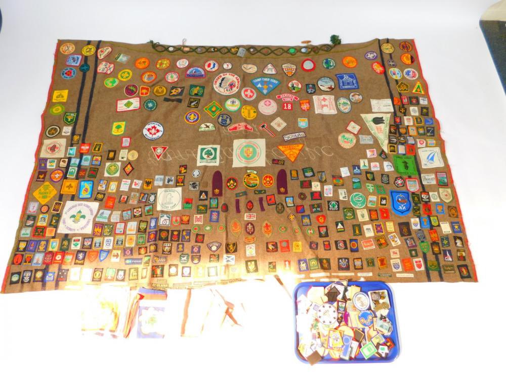 BBCRadioLincs's tweet photo. Our #AntiquesRodShow item this week on Saturday Breakfast with @rodwhiting is a 1931 Scout blanket courtesy of listeners Les & Sue Cross from Boston and sold by @ColinYoungAWA. But, what value would you put on it? https://t.co/aoU8DN45OJ