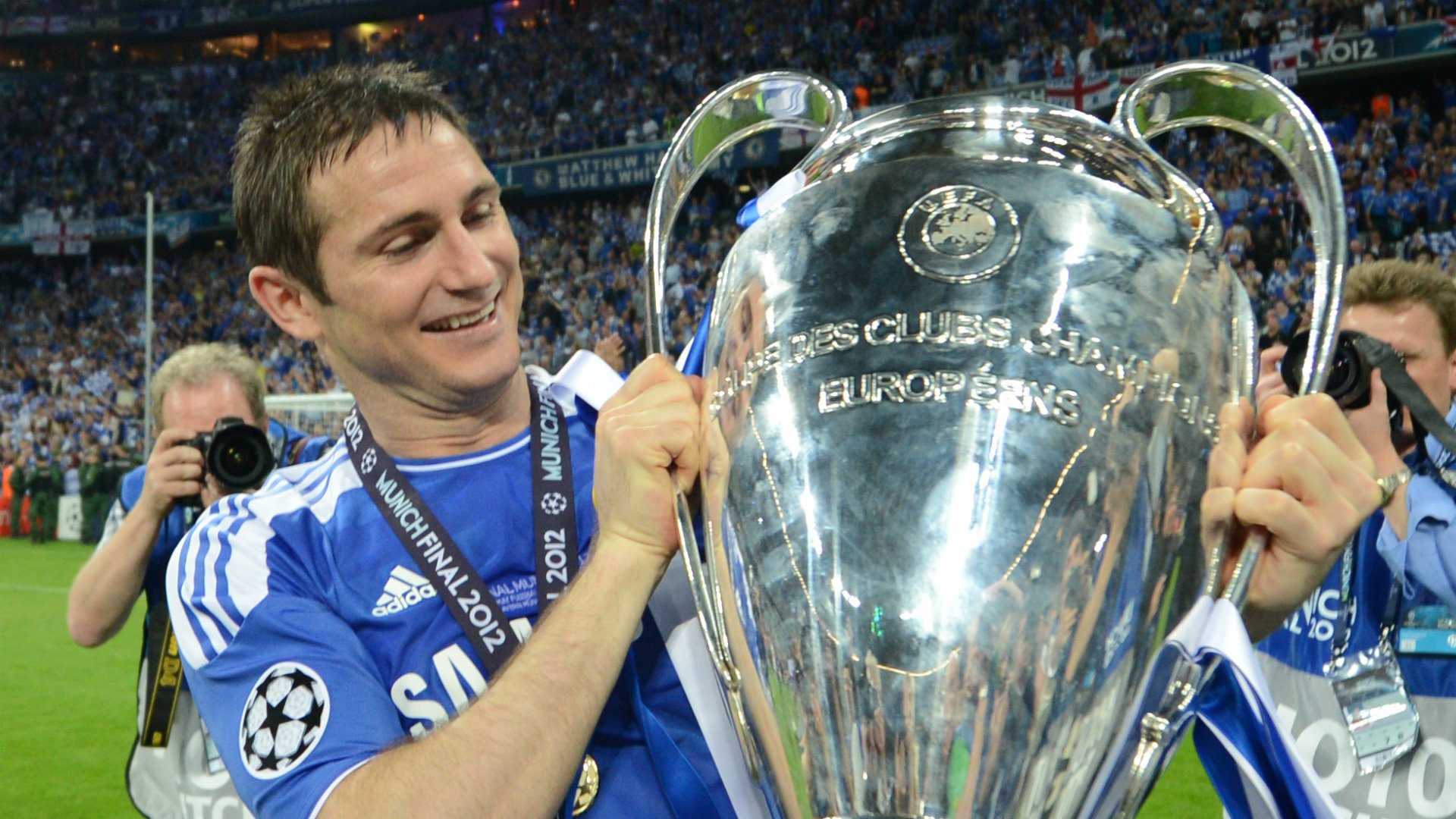 Happy 42nd birthday Super Frank Lampard. Chelsea legend as a player, and soon to be a Chelsea legend as a manager 
