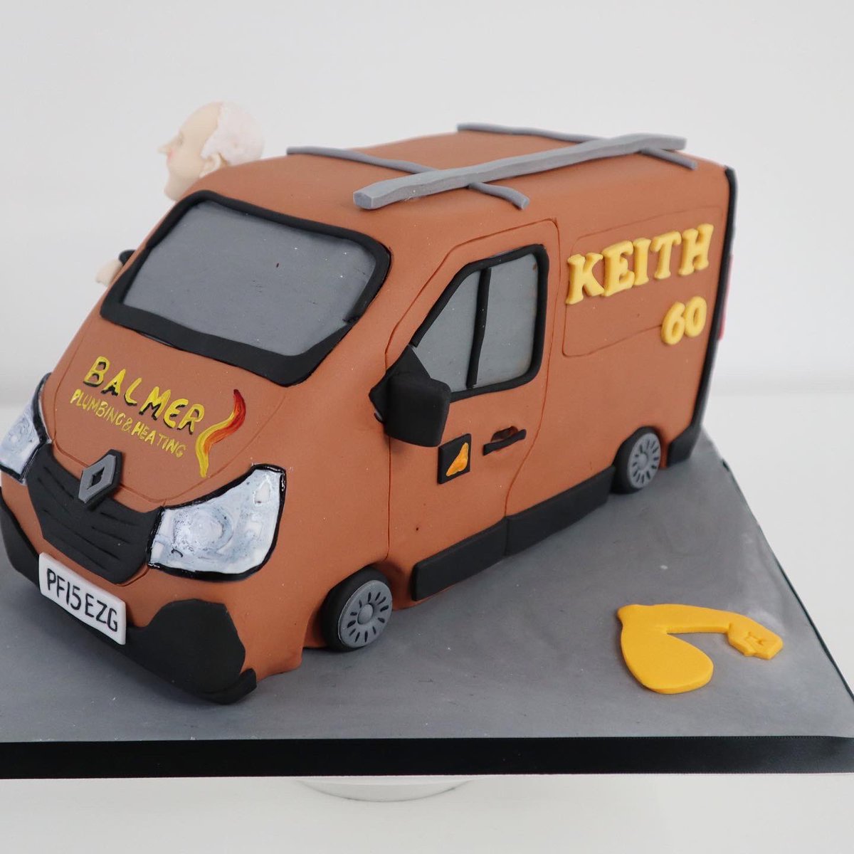 AdamAbiCakes's tweet photo. Happy 60th Birthday Keith! 🚙🚐🎂🍰🎁🎉🎈 

#birthdaycake #happybirthday #cake #cakes #birthdaycakes #bespokecakes #sculptedcakes #vancake #sthelenscakes #sthelens #thesugarpaste https://t.co/jk4LYIlywB