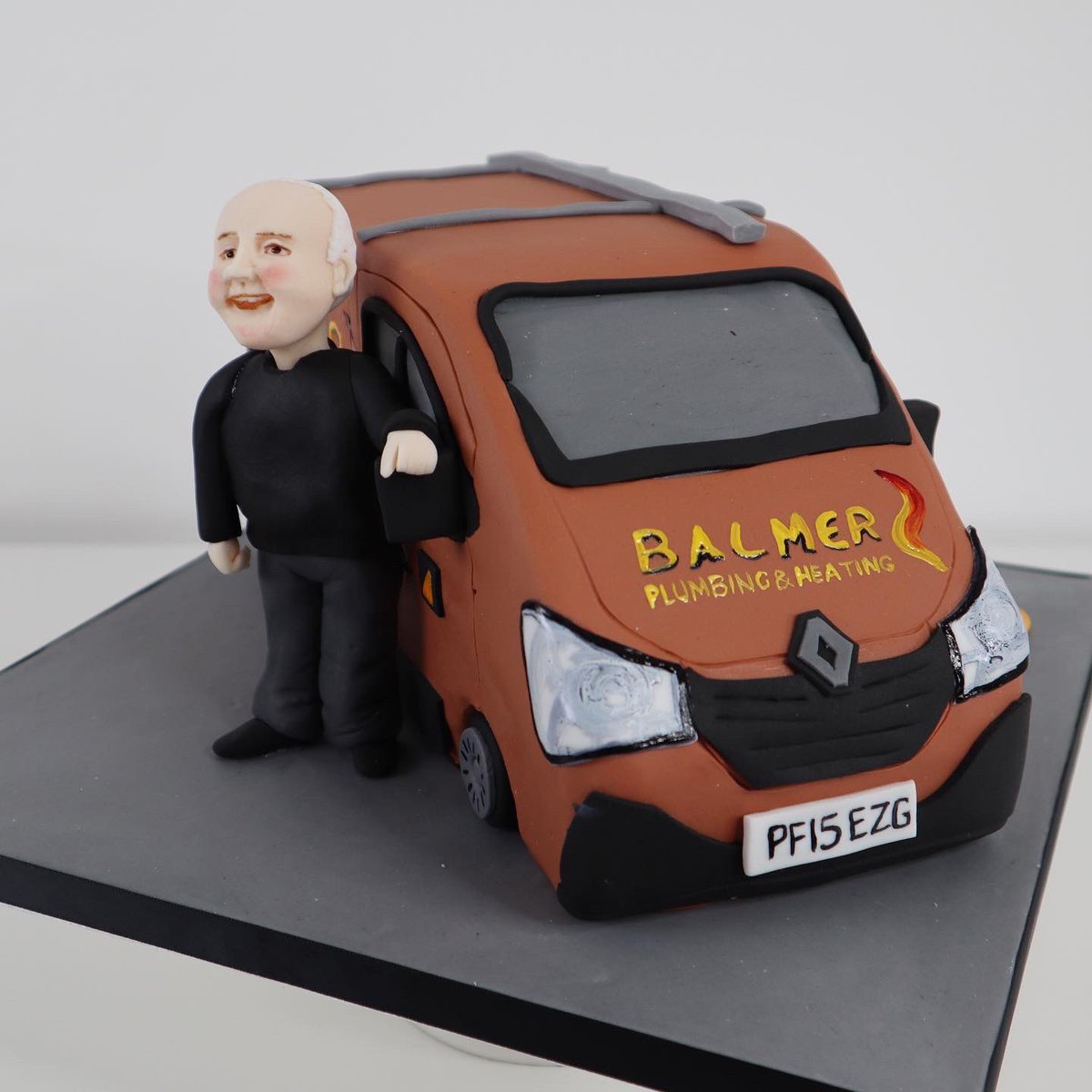 AdamAbiCakes's tweet photo. Happy 60th Birthday Keith! 🚙🚐🎂🍰🎁🎉🎈 

#birthdaycake #happybirthday #cake #cakes #birthdaycakes #bespokecakes #sculptedcakes #vancake #sthelenscakes #sthelens #thesugarpaste https://t.co/jk4LYIlywB