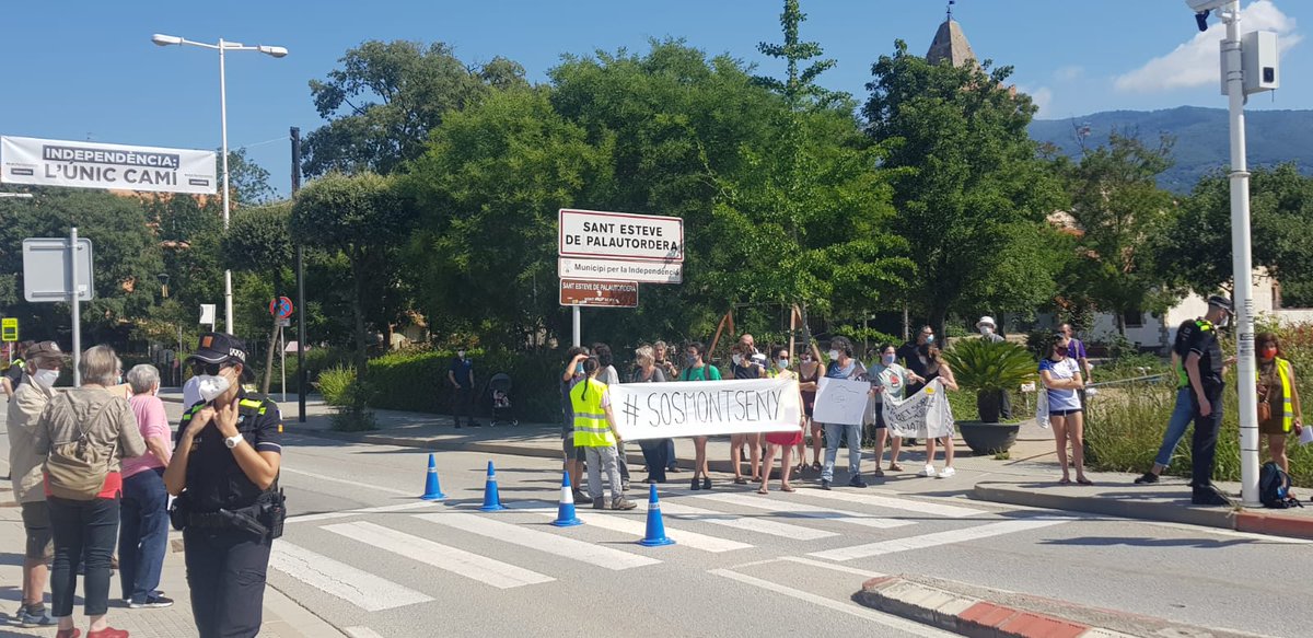 Avui hem tornat a la carretera per aturar la massificació del Parc. Regulem-ne l'accés i els usos en benefici de tots
<a href="/sosmontseny/">SOS Montseny</a> <a href="/IlpMontseny/">ILP Montseny</a> <a href="/csmontseny/">Salvaguarda Montseny</a>