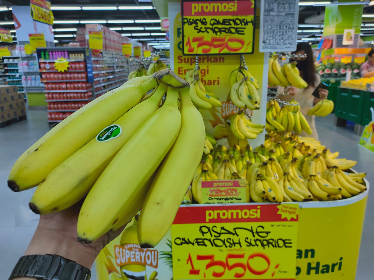 HypermartP's tweet image. Hay Pelanggan setia hypermart Pakuwon Surabaya

Sekarang, kamu bisa dapatkan harga special untuk buah Pisang Cavendis Sunpride kini Promosi murah banget hanya Rp 1.350/100gram
Cek nomor WhatsApp Hypermart kami ya Pelanggan setia!
0878 6220 2532