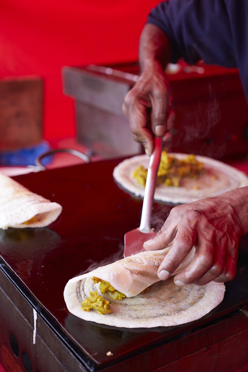Sunny Saturday vibes at #Totnesmarket serving masala dosa. 📷 by <a href="/workinginfood/">Andrew</a> #vegan #glutenfree #healthystreetfood