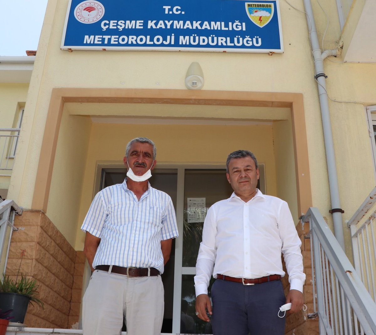izmirtarim's tweet photo. #Çeşme'de hafta sonu mesaimiz devam ediyor.
Ülkemizin köklü ve vazgeçilmez kurumlarından #Meteorolji Müdürlüğümüzü ziyaret ettik. 

@VolkanMCoskun @Ozenmustfa @bekirpakdemirli @icoz_irfan https://t.co/0Su5EF6sBr