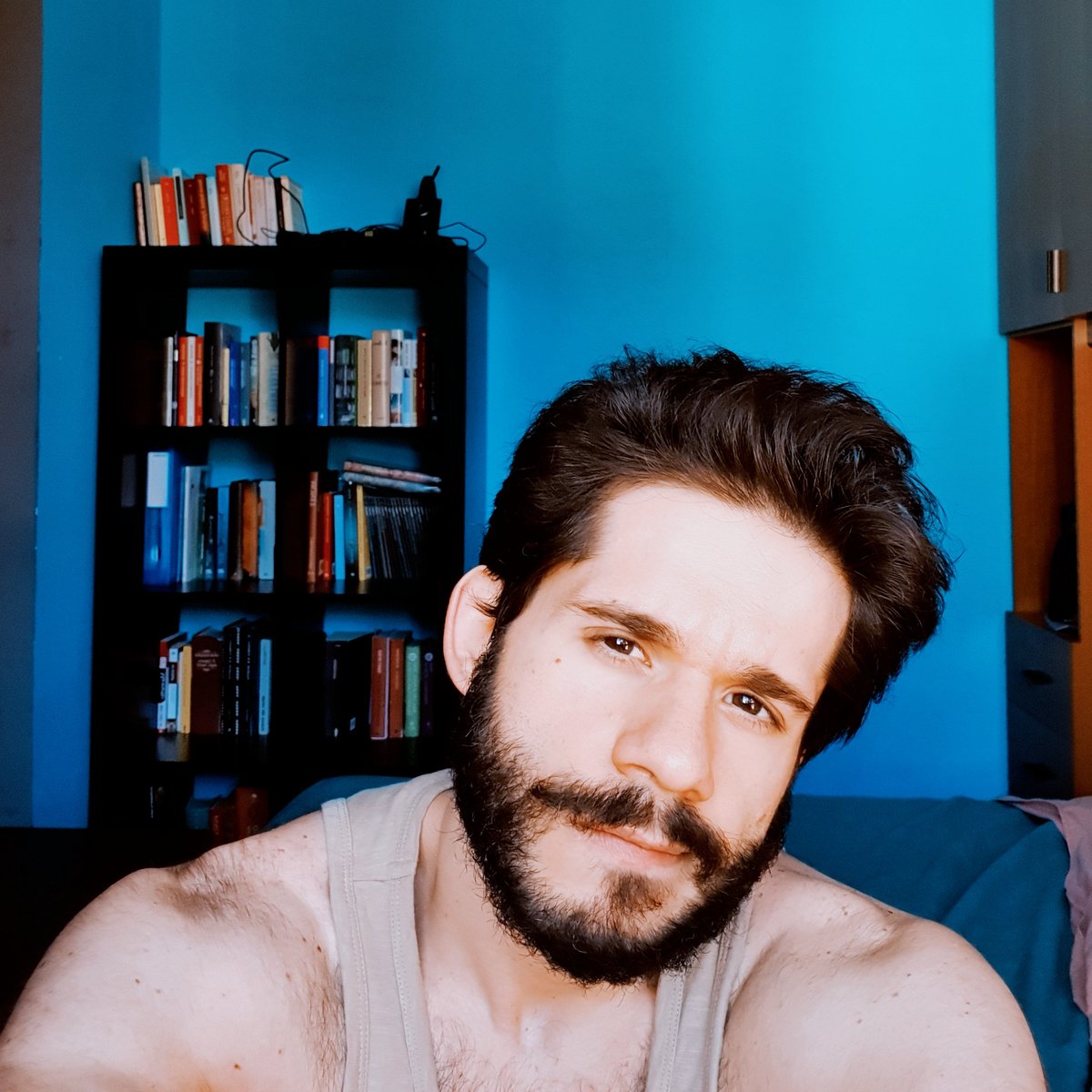 bonfo93's tweet photo. E ti accorgi che lo sfondo blu alla fine fa il suo effetto! https://t.co/gMN43zWx9i