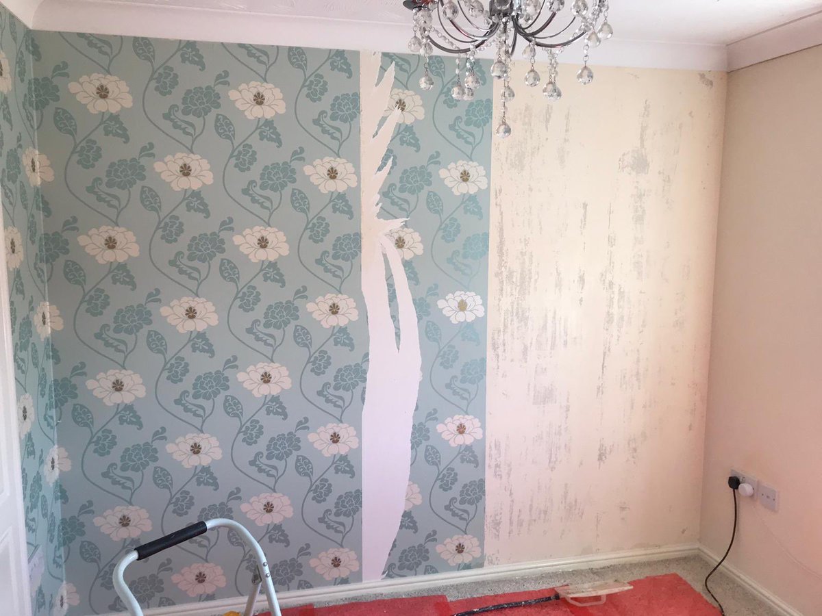 chameledec's tweet photo. Wallpaper about to be removed and Chameledec used on this bedroom wall #wallpaperalternative #ecofriendly https://t.co/Xx30IV53Hb