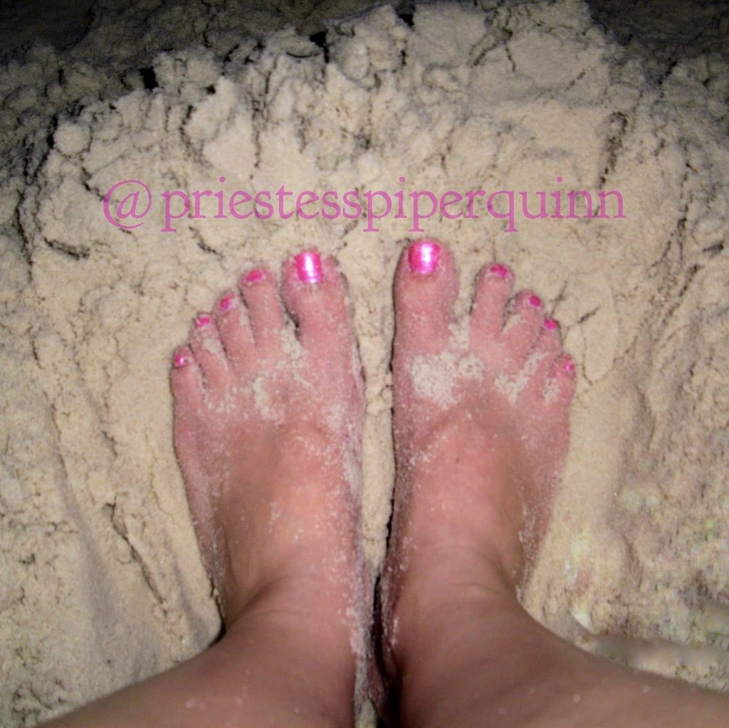 PriestessPQH's tweet photo. Nighttime stroll along the #beach. The ocean is so peaceful, it's a great time to walk #barefoot and feel the sand between my #toes.
#priestesspiperquinn #prettypedicuredtoes
#footfetishnation #feet #foot #pedicure
#footfetishgroup #prettyfeet #prettyt… https://t.co/DLSYS435Kf https://t.co/NvX8Gy3ffC