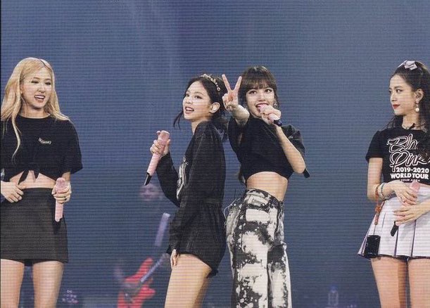 L4LISACE_'s tweet photo. Dear Lisa and Jennie's akgaes,
     Lisa and Jennie love and respect each other. Always remember that.Your fave won't be happy if you speak ill to their love ones. Please learn to respect them.
@ygofficialblink https://t.co/B77umRxnXy