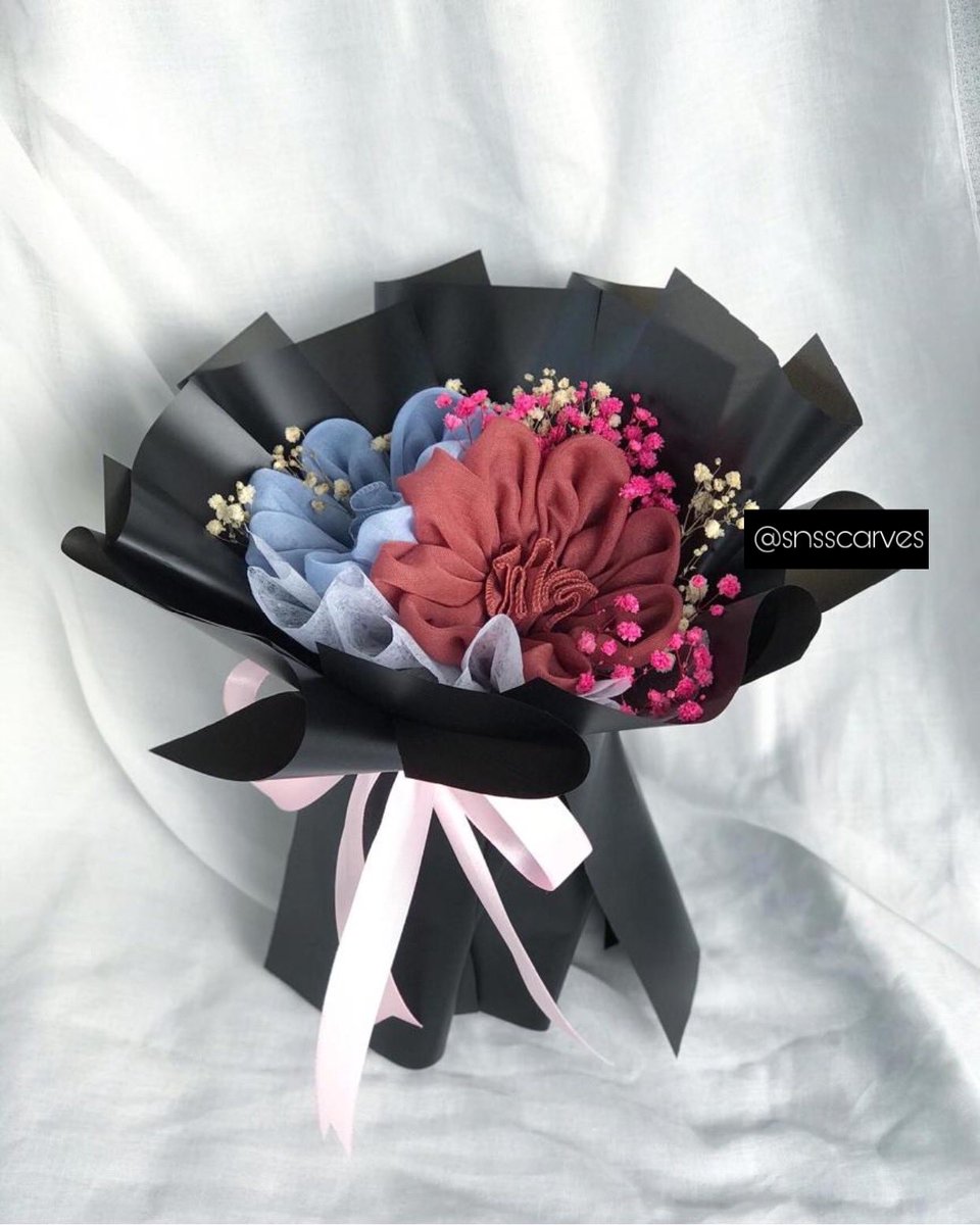 snsscarves's tweet photo. Bismillah Assalamualaikum , guys i ada jual bouquet , gift box , and banyak lagi untuk hadiah special for HER . Yang berminat boleh direct dm admin ✨ 
Tak minta banyak just tolong rt untuk rezeki saya ❤️ thankyou🥺🙏🏻 https://t.co/tcrHe1ofkk