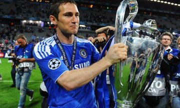 Happy 42nd Birthday to Frank Lampard.

My Midfielder, My Legend, My Manager. 