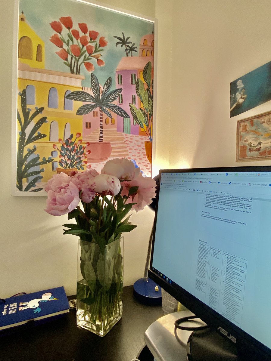 anouk_manassen's tweet photo. Work from home but make it #cozy. What does your home office look it? #WFH https://t.co/yYJK7dAkWy