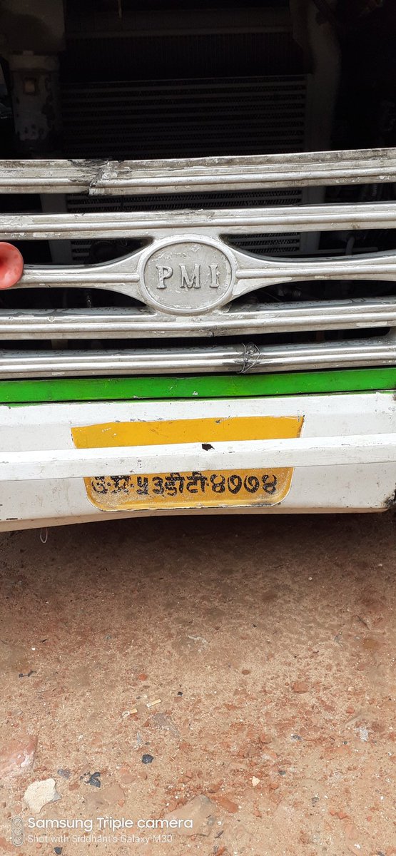Siddhant_46's tweet photo. Bus no UP 53 DT 4774(Janrath)
Gkp to LKO
AC worked for 15 mins.  
Made gas chamber with sweaty 25 ppl on board. Red Alert in Covid situation. Unfriendly driver arguing "i will not run AC do what you want" @UPSRTCHQ 
@CgmoUpsrtc @upsrtc_lko @upsrt https://t.co/QFJjaOnyEs