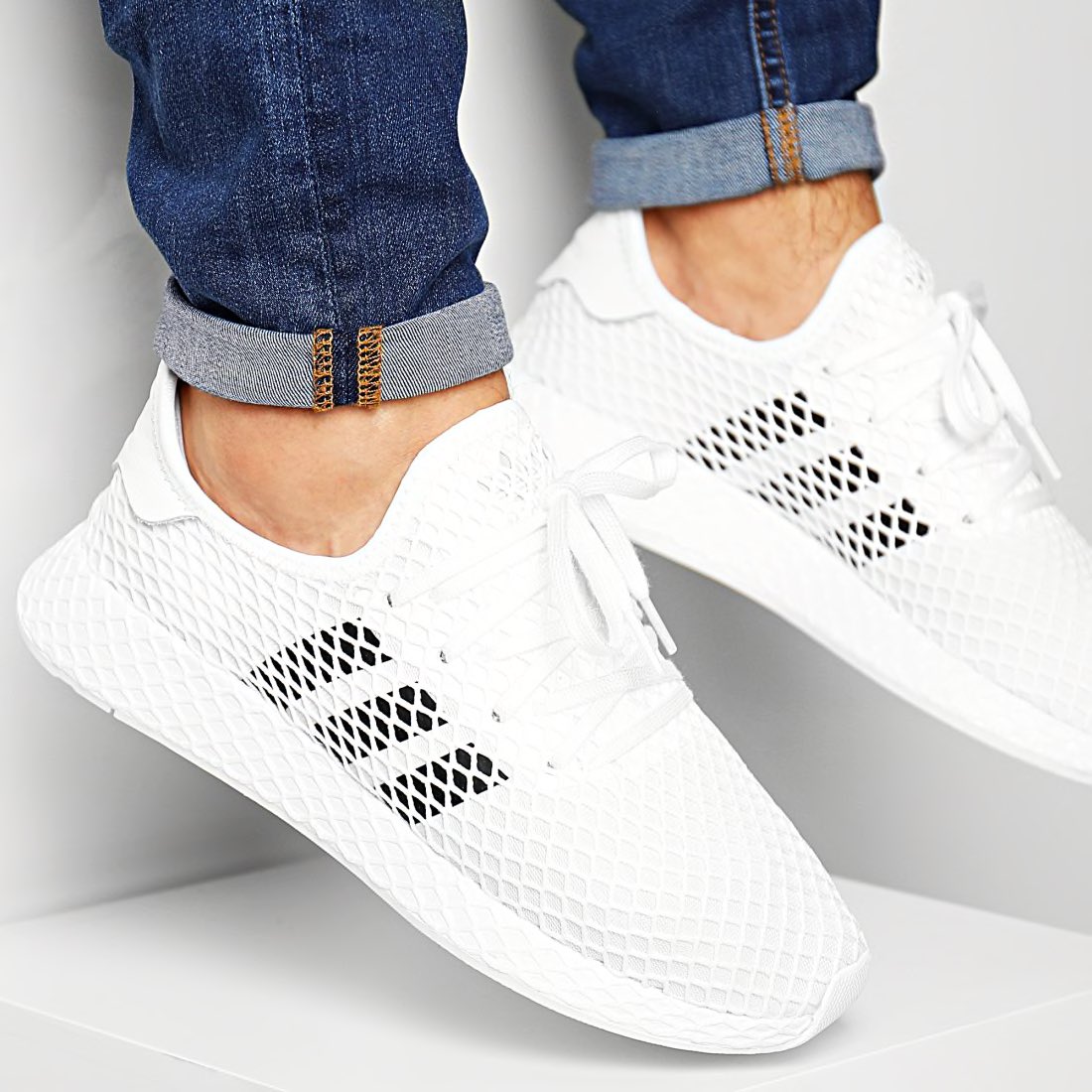 Sneaker Deals GB tweet media