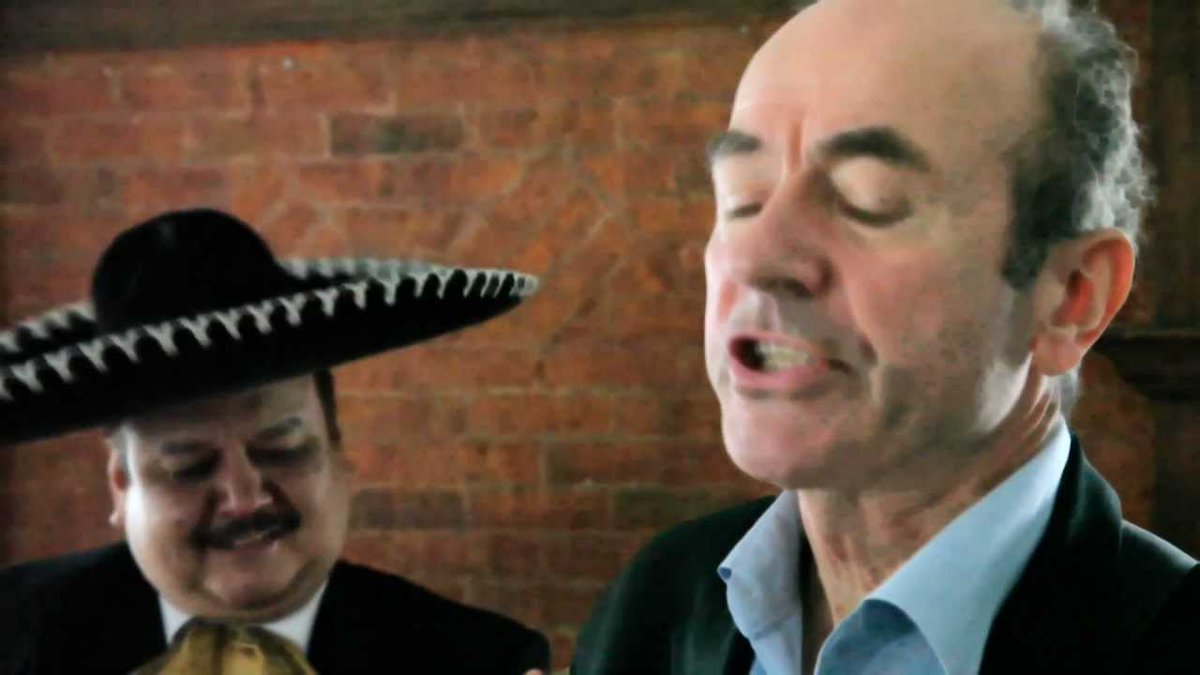 DiegoAManrique's tweet photo. El Mariachi Mexteca se ha hecho un hueco en el Reino Unido tocando éxitos pop al estilo mexicano. Pero el grupo de Salvador Jiménez dio un salto cualitativo al cantar "Golden brown", de los Stranglers, con su vocalista original, HUGH CORNWELL. ¡Y funciona!
https://t.co/JoZAQmbiQr https://t.co/cLdr9HmpGV