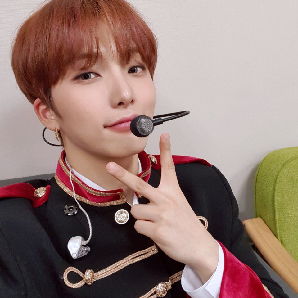 official_ONEUS's tweet photo. [#서호]
괜찮아요 + 컴백홈 = 괜파이어 서호 https://t.co/7tiOBd3mTJ