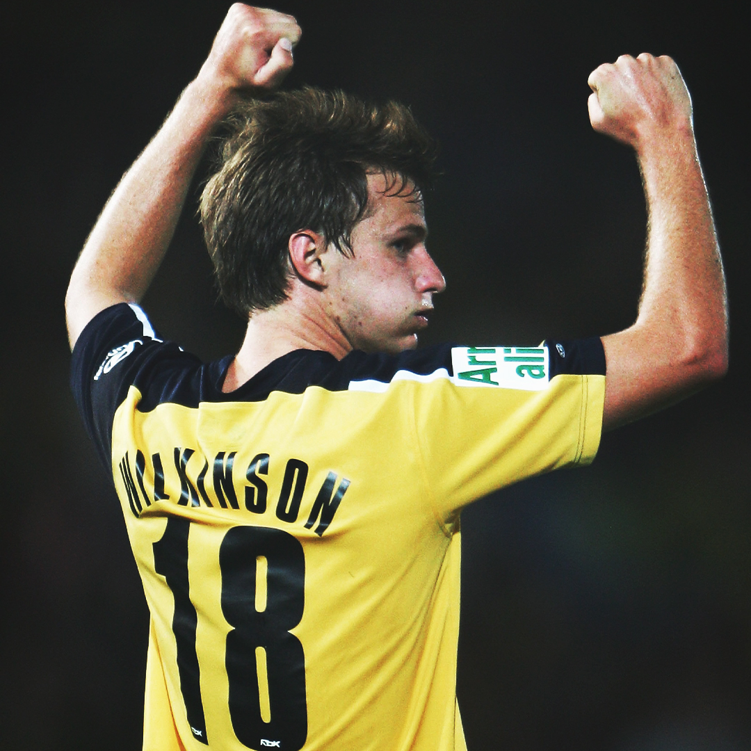 aleaguemen's tweet image. He was in the @CCMariners starting XI for their first ever Hyundai #ALeague fixture back in 2005 ✨

285 HAL appearances later, Alex Wilkinson is a key cog in the wheel for reigning champions, @SydneyFC ⚙️

#PlayerEvolution