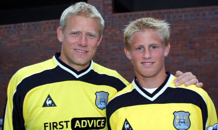 Tandege takka maga - peter schmeichel and kasper schmeichel