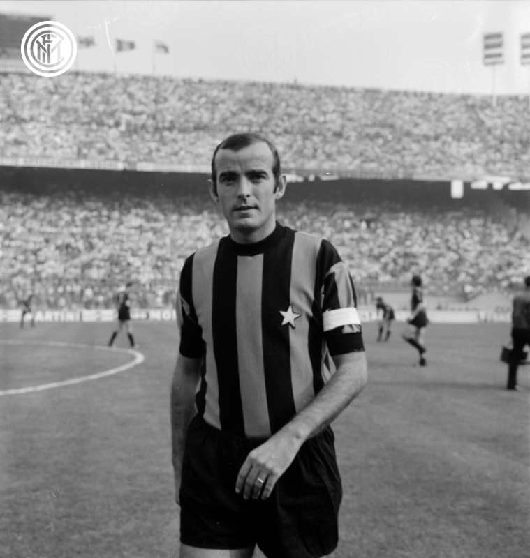 É scomparso Mario Corso, interista, campione eterno dotato di infinita classe. Con il suo sinistro ha incantato il mondo in una squadra che ha segnato un’epoca. I pensieri e l’affetto di tutti noi vanno alla famiglia in questo momento difficile #FCIM