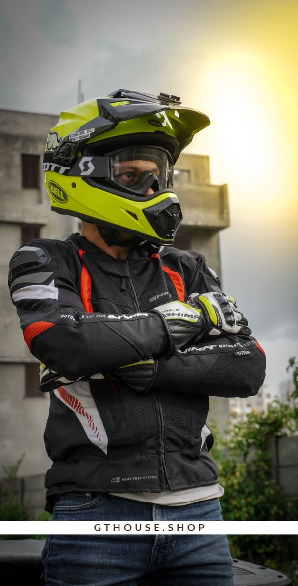 Ready to chase the sun ?

Gears in frame:
Jacket - Shima Mesh pro
Gloves - Shima STR-2

Visit gthouse.shop to grab yours now.
.
.
#gthouse #shima #bikersofinstagram #superbikeracing #explore #jawa #yezdi #instabike #bikersofindia #racelife #gtmoto #fuel #gasoline