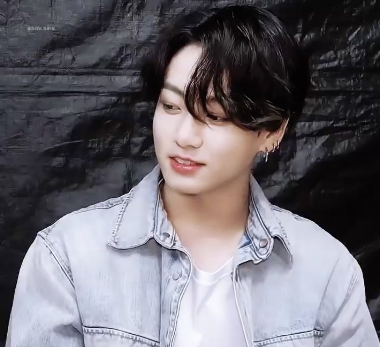 archiveforJK's tweet photo. he pouts because seokjin said rj is the cutest :( https://t.co/3A5MaJG6Or