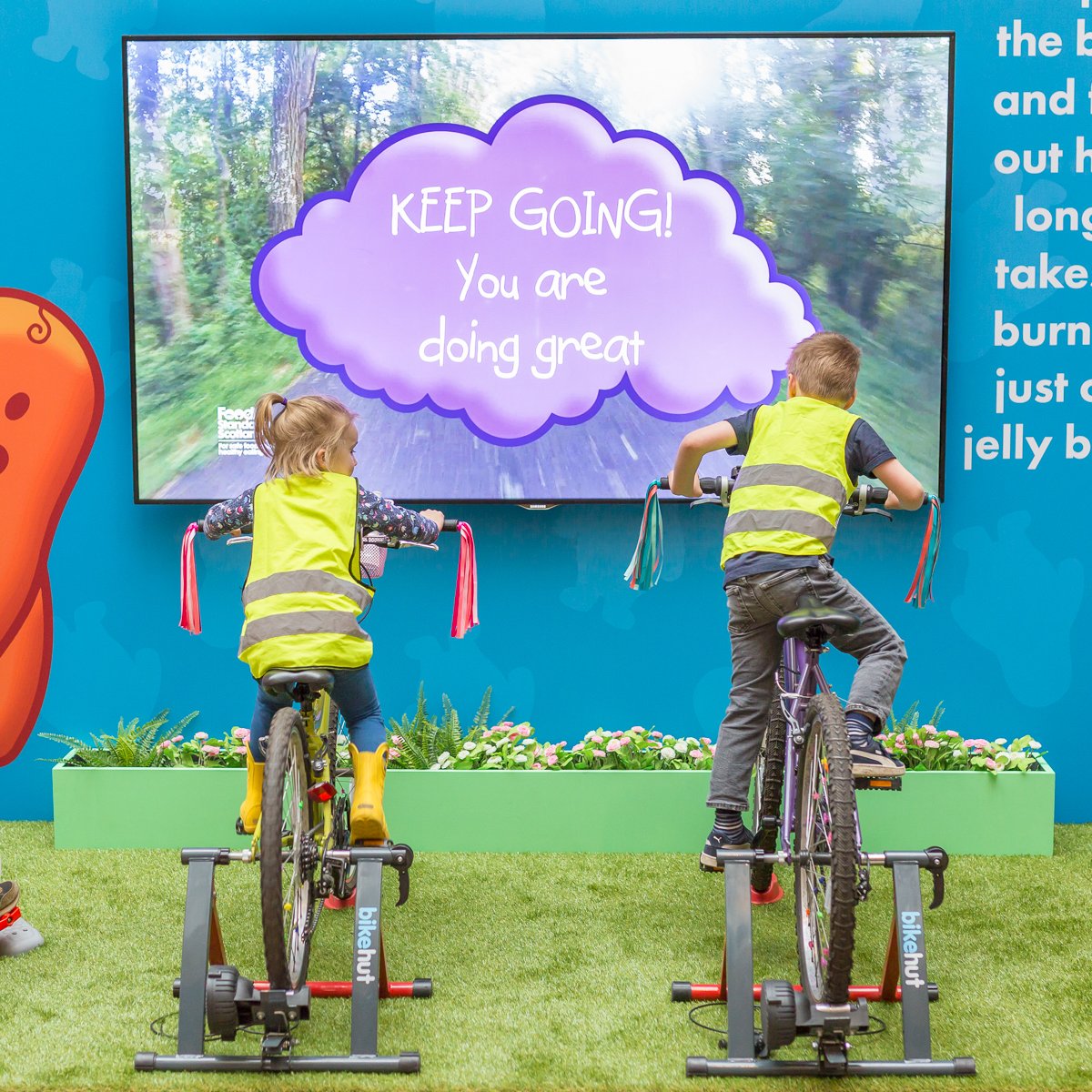 FSScot's tweet photo. It would take over an hour (77 minutes) of cycling for the average woman to burn off a packet of Jelly Babies! Why not head out this weekend on a bike ride and challenge yourself to cycle for half an hour to an hour? #JellyBabyChallenge #FSSEvent https://t.co/YyFIh3PzZI