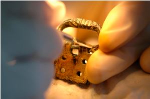 [📸#Archéorama]  Curieux.live vous emmène à la découverte du travail Patrick Ernaux photographe archéologue à l'<a href="/Inrap/">Inrap</a> -  entre fouilles et laboratoire. Une belle collaboration <a href="/curieuxlive/">Curieux !</a> <a href="/capsciences/">Cap Sciences</a> <a href="/Inrap/">Inrap</a> 
👉bit.ly/313Qcw3