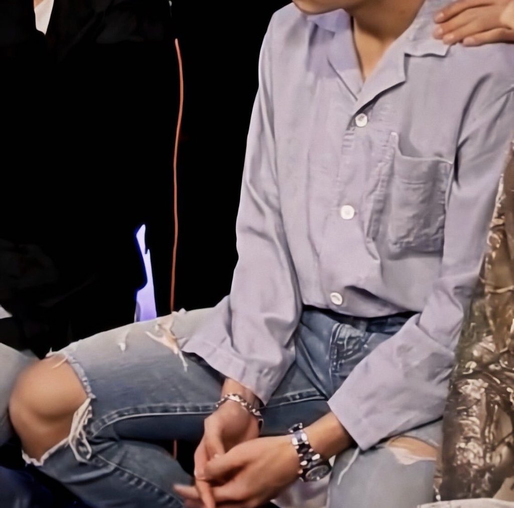 jungkook manspreading — a thread