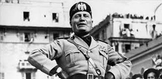 13/ Sauf que l’effondrement de la France s’accélère. Les Allemands prennent Paris le 14 juin.Mussolini convoque le 15 juin le chef d‘état-major italien, le Maréchal Badoglio, et lui ordonne d’attaquer dans les Alpes le 18 juin.
